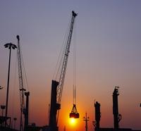 Equipamentos de movimentação de materiais em logística